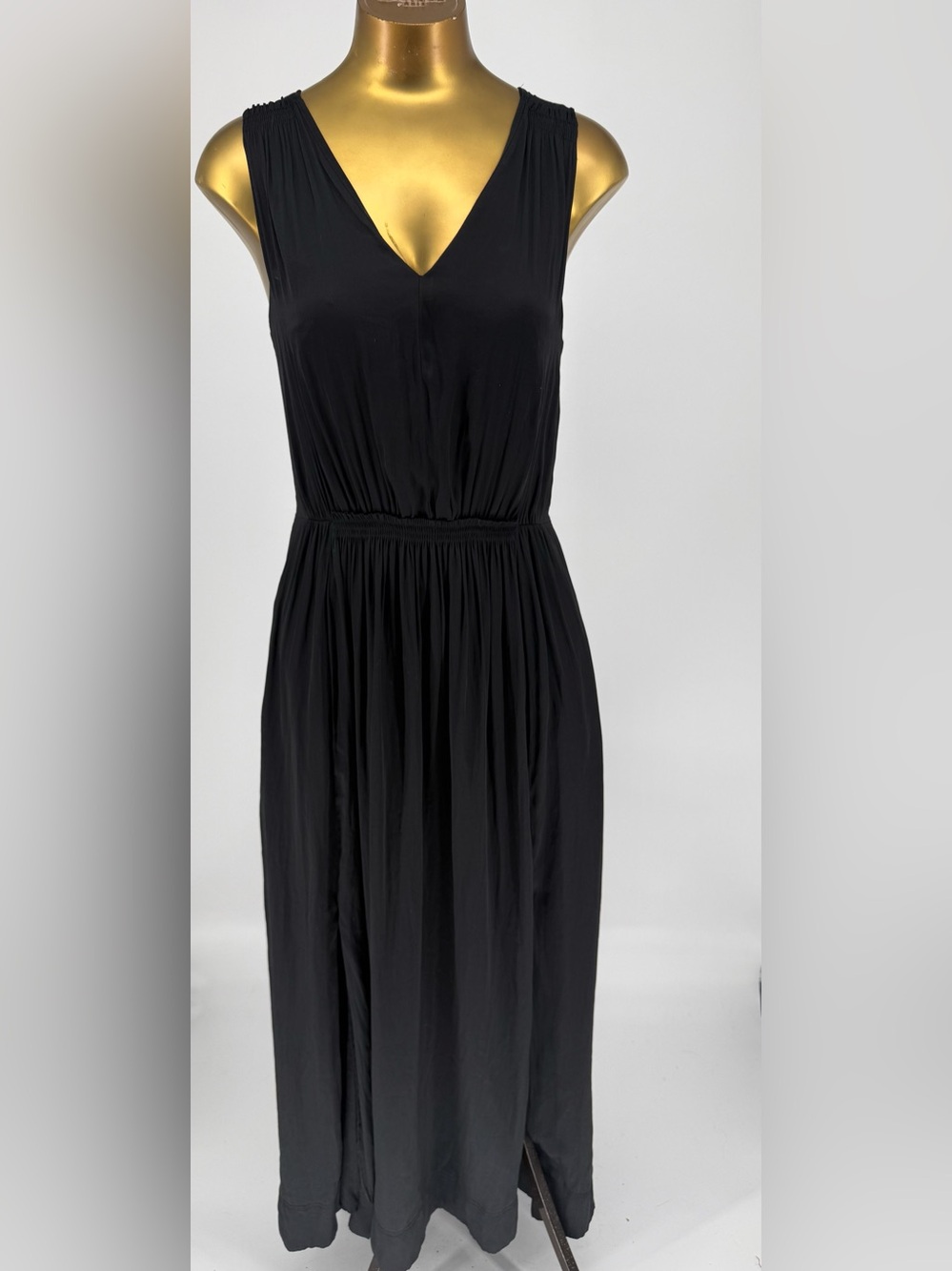 Banana Republic Black V-Neck Sleeveless Maxi Dress Pockets Size 6